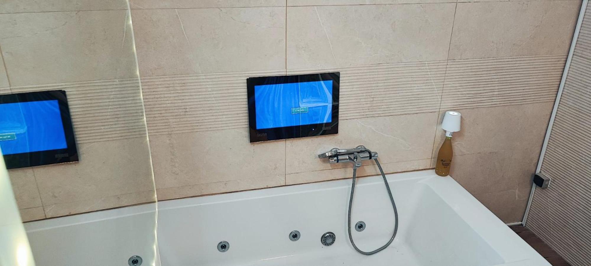 Апартаменты Malaga Jacuzy Экстерьер фото